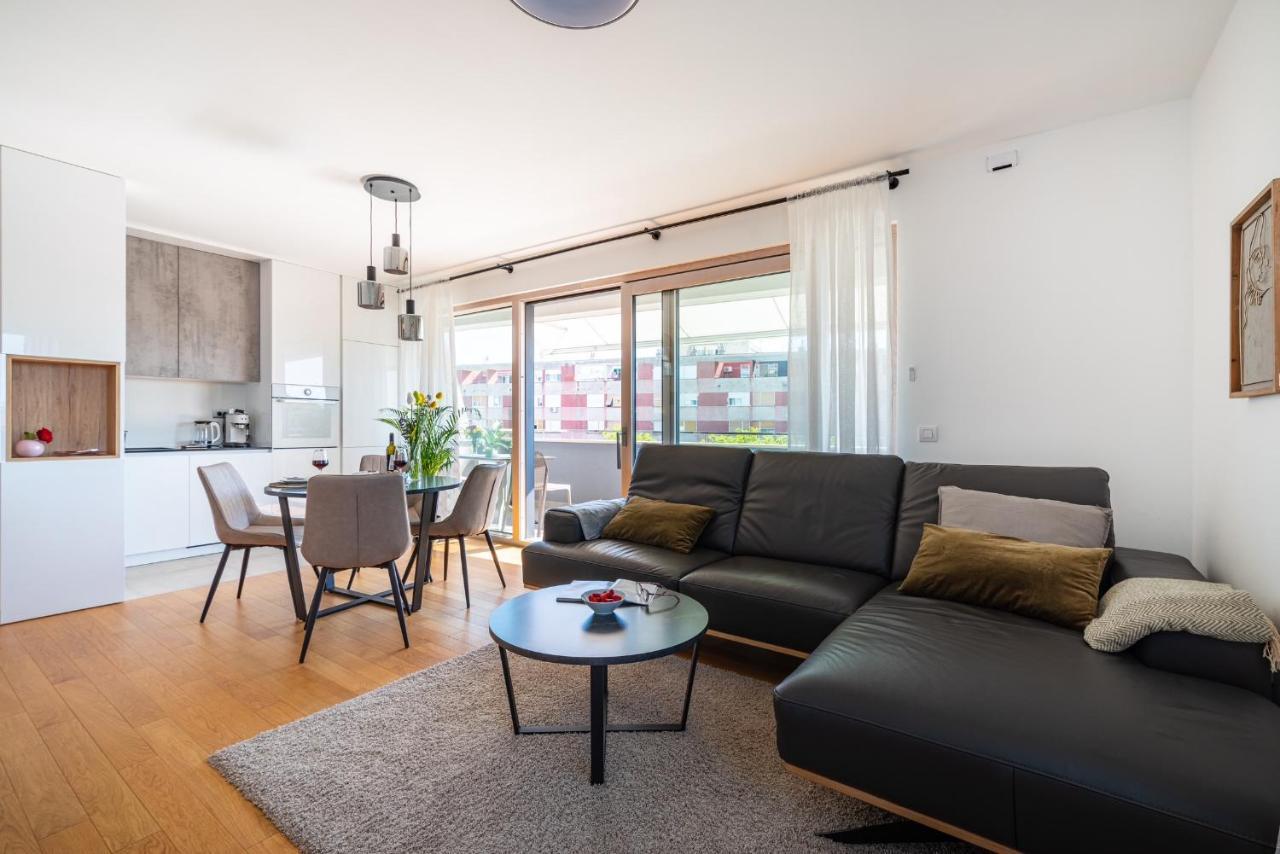 D-Apartment - With Garage And Balcony Zára Kültér fotó