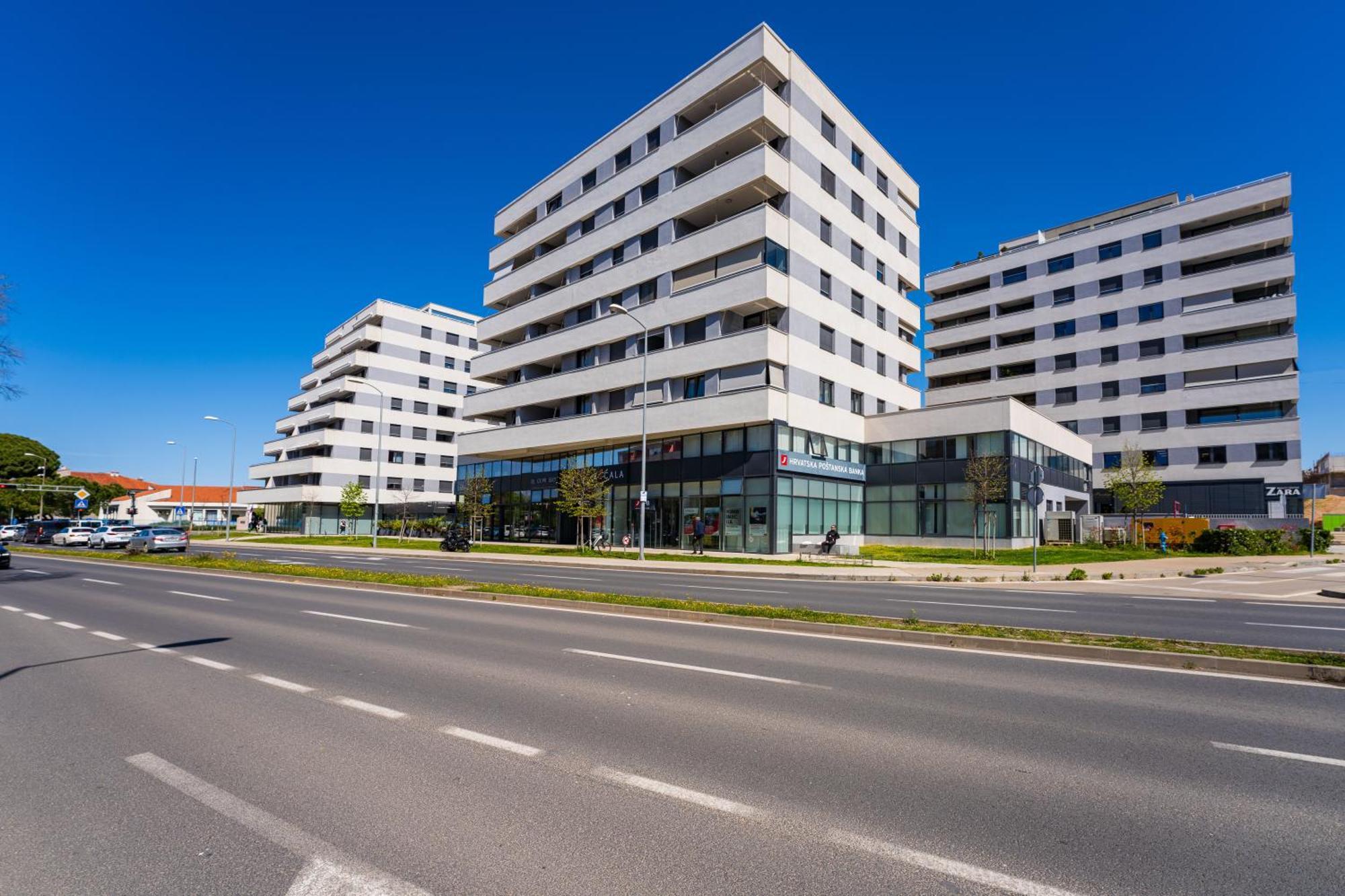 D-Apartment - With Garage And Balcony Zára Kültér fotó